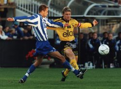 Bild från matchen Elfsborg mot IFK Göteborg 1997, med Stefan Andreasson och Teddy Lucic.